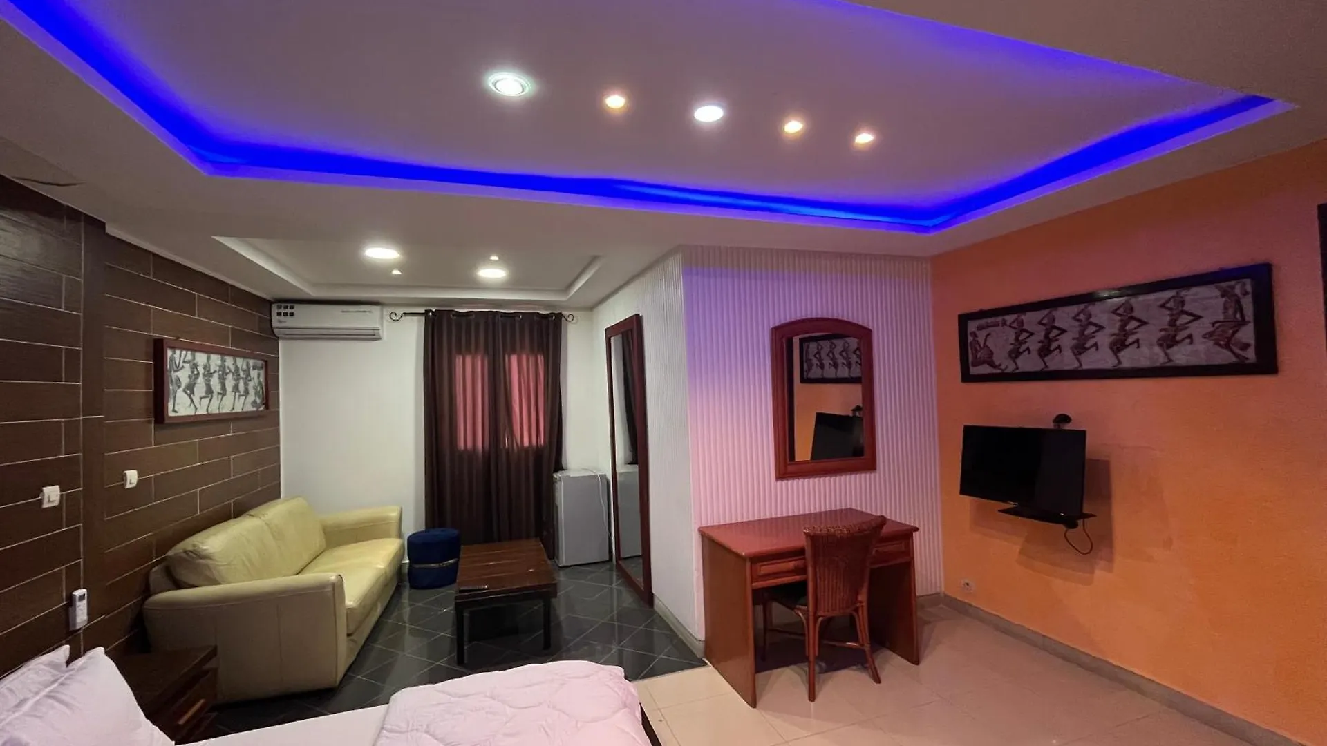 Hotel Darou Khoudoss Dakar 0*,